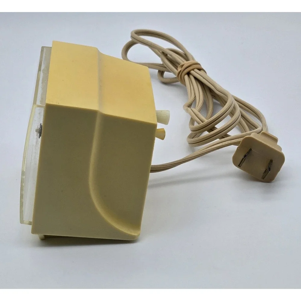 Westclox Bold II Model 22189‎ Beige Vintage Electric Clock USA Made